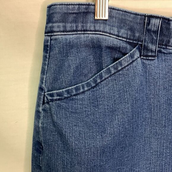 L.L. Bean Classic Fit Blue High Rise Medium Wash Trouser Style Jeans Size 16 - Picture 4 of 13